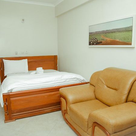 Fq Hotel Dar es Salaam Esterno foto