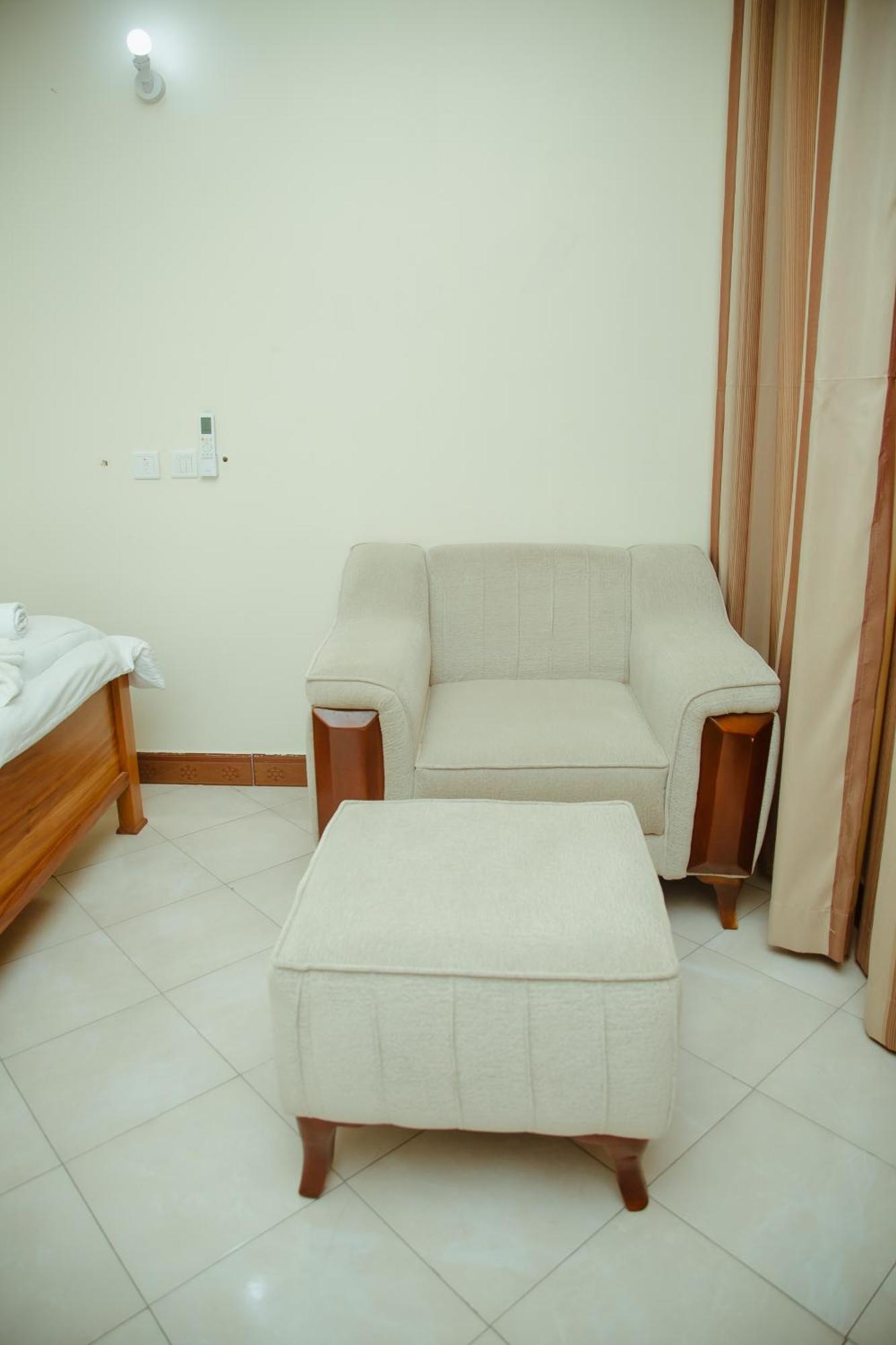 Fq Hotel Dar es Salaam Esterno foto