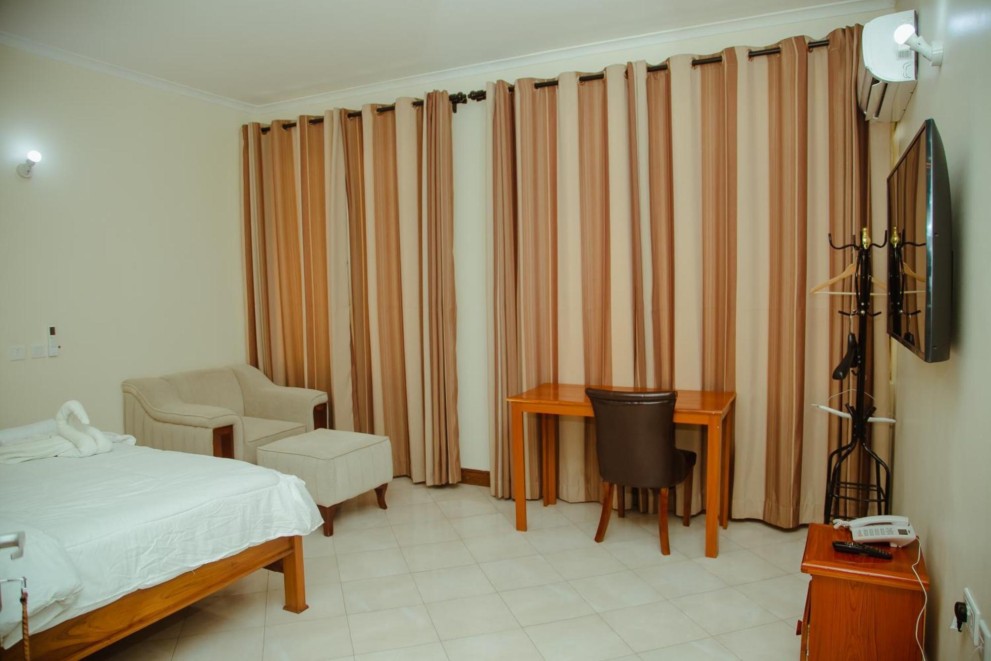 Fq Hotel Dar es Salaam Esterno foto